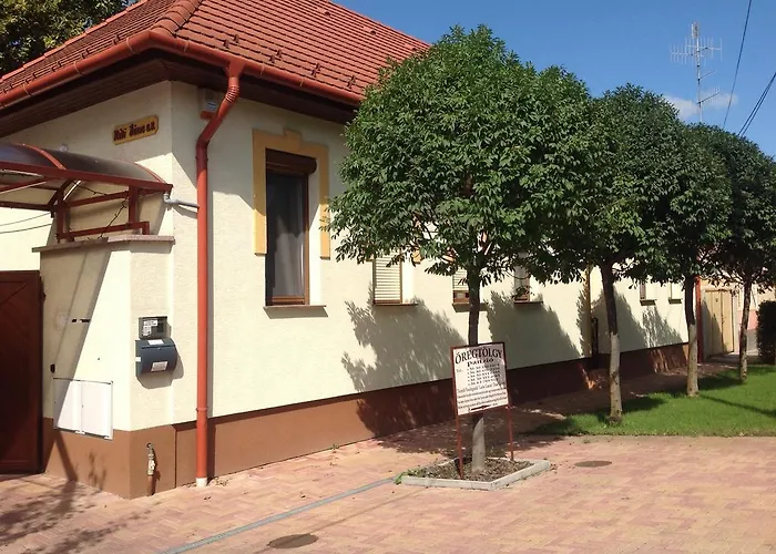 Oeregtoelgy Panzio Чонград